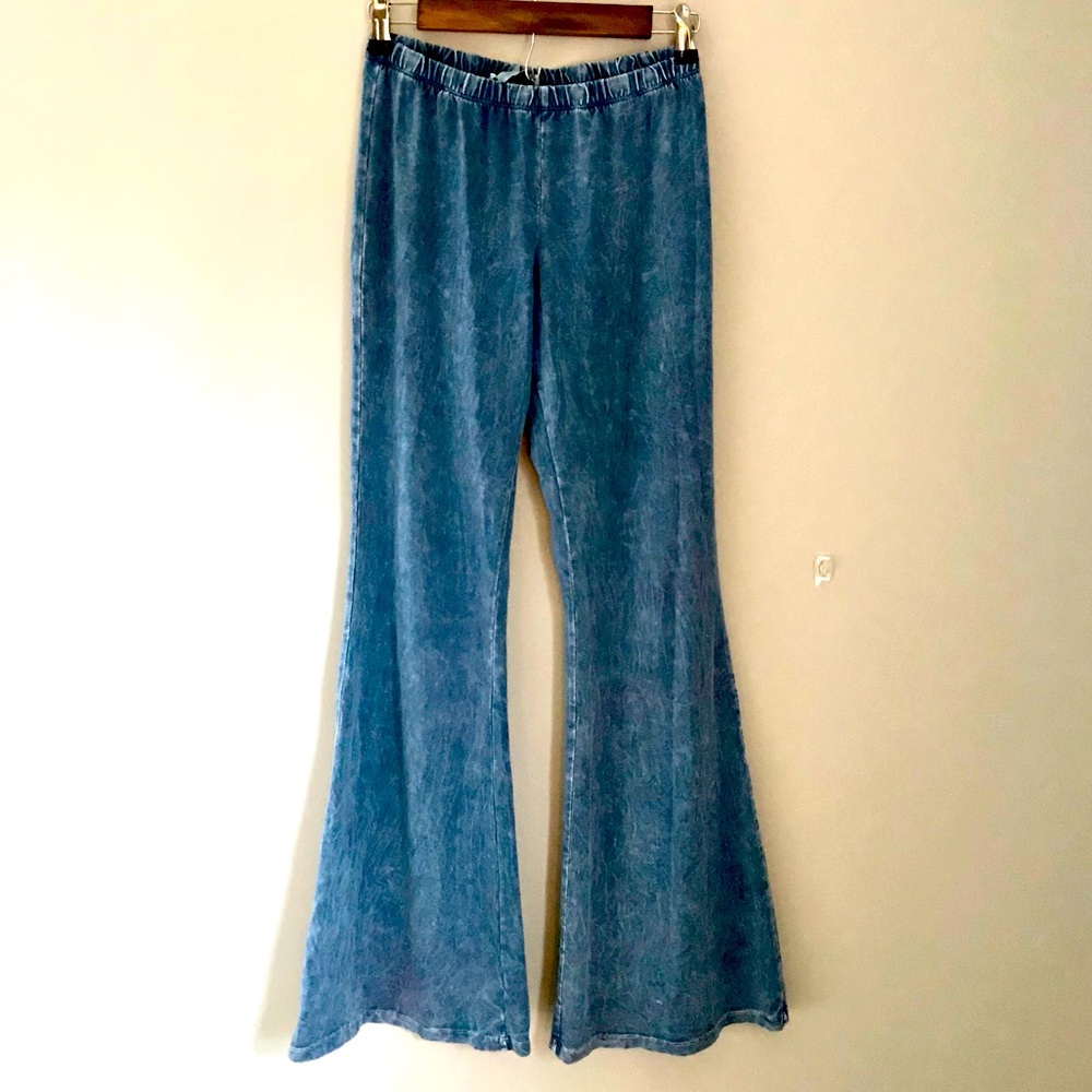 Woodstock Bell Chantoyant from Hip Mountain Mama